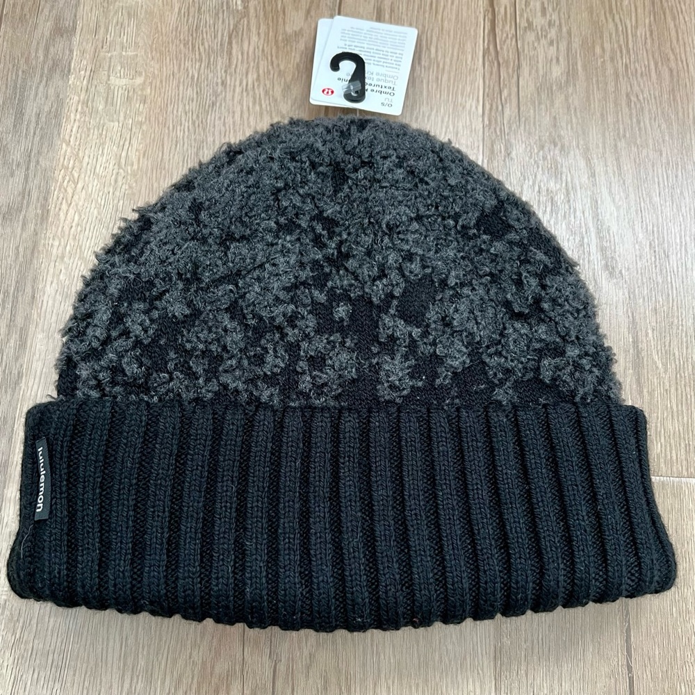 Lululemon Women's Ombre Knit Textured‎ Beanie Black/Graphite Grey one size